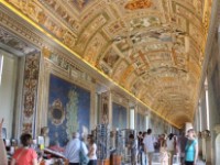 イタリア旅行　バチカン美術館と世界遺産を歩いて発見！ローマ市内1日観光（終日、日本語ガイド、昼食付）