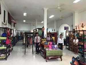 雑貨屋でインターンシップ