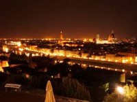 イタリア旅行 アルノ河の夜景とロマンチックディナー(日本語アシスタント、夕食付)