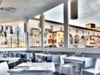 イタリア旅行　【ミールクーポン】アルノ川沿い絶好ロケーションレストラン GOLDEN VIEW