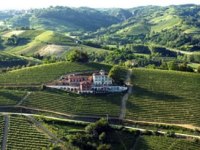 イタリア旅行 ランゲ・ロエロのワイナリーでアグリツーリズモ体験1泊2日~都市の喧騒から離れて、くつろぎと癒しの“ワイナリー”アグリツーリズモ体験~(午前発・午後発、ガイドなし)