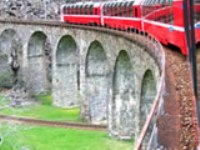 イタリア旅行 ミラノから行くスイス 世界遺産ベルニナ急行とバスで行く日帰りの旅(終日、ガイドなし)