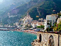 イタリア旅行 7月、8月限定!列車と船で行くアマルフィ海岸(混載、終日、日本語アシスタント)