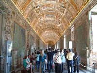 イタリア旅行 日本語ガイドと夜のヴァチカン美術館観光 システィーナ礼拝堂も見学