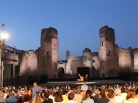 イタリア旅行 夏季限定!夏の風物詩カラカラ浴場オペラ鑑賞【座席カテゴリーAゾーン】(夜・ガイドなし、ホテルお送り付)