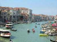 イタリア旅行 【プライベートツアー】日本語ガイドと夕食前のお散歩に 食前酒付き)