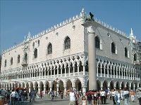 イタリア旅行　ベネチア午前半日観光ツアー　ドゥカーレ宮殿入場見学付（午前、日本語ガイド）