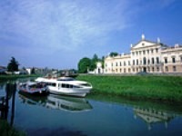 イタリア旅行　ブレンタ川クルーズ専用車付プラン（終日、昼食付）