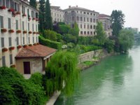 イタリア旅行 プライベートガイドと巡るバッサーノ・デル・グラッパ、ヴィチェンツァ日帰りツアー