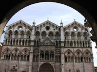 イタリア旅行 プライベートガイドと巡るフェラーラ日帰りツアー(終日、観光時英語ガイド付)